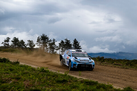 Teemu Suninen WRC2 2026 Rallye do Portugal Samstag Führender Gewitter Toyota.jpg