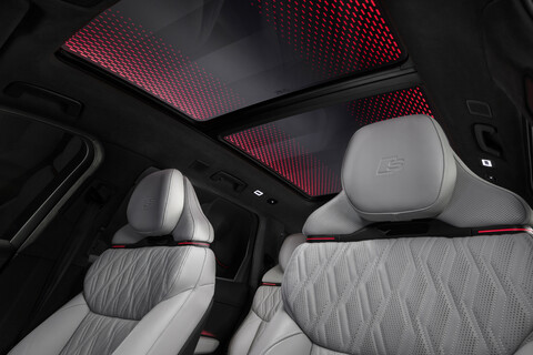 Audi Q9 Platzwunder Licht-Design Klangwunder Studioaufnahme, Interieur, Panoramaglasdach.jpg