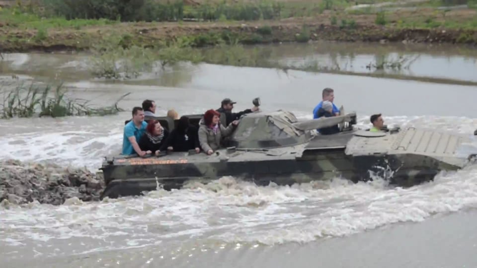 Wasserdurchfahrt im Panzer