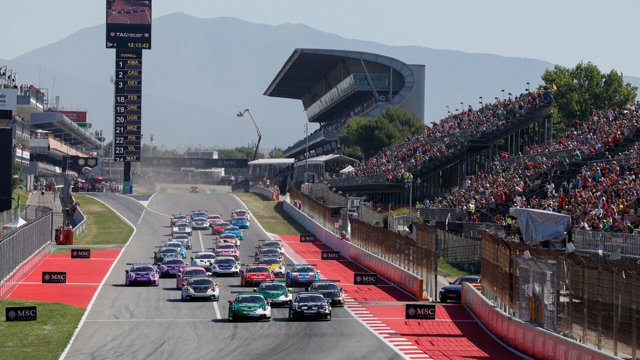 Porsche-Junior Flynt Schuring feiert seinen ersten Supercup-Sieg.