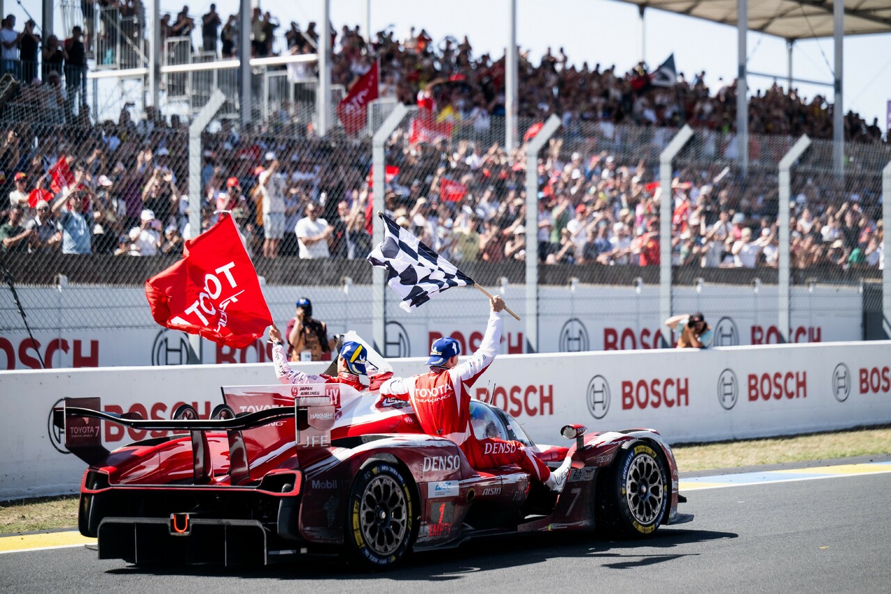 Toyota Racing triumphiert in Le Mans.