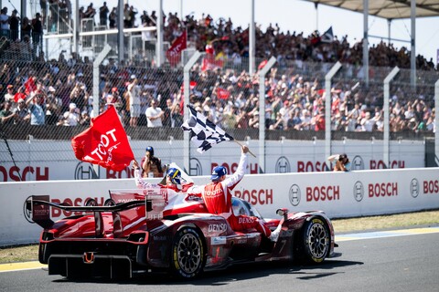 Toyota Racing triumphiert in Le Mans.