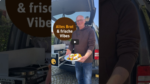  Schmeiß dein altes Brot nicht weg! 🥖 Ulis ultimativer Camping-Bruschetta-Hack ✨ .png