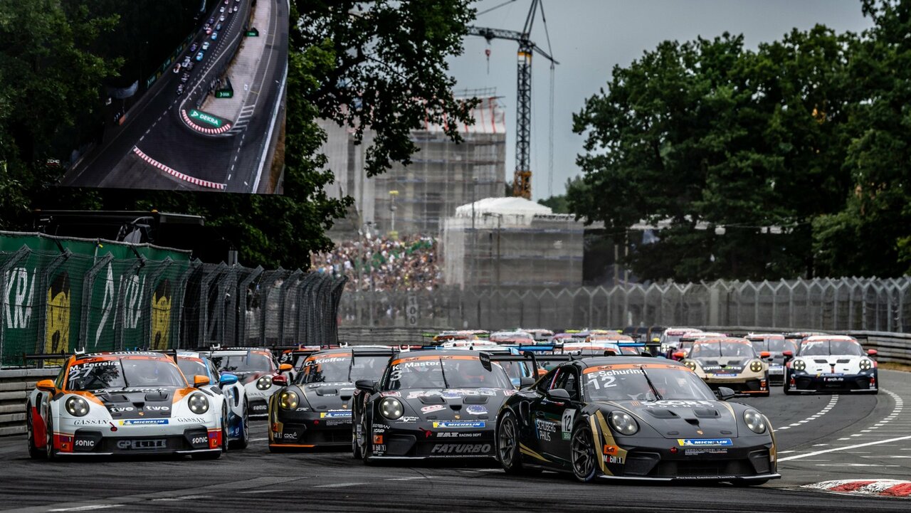 Porsche Carrera Cup 2026: Porsche-Junior Flynt Schuring siegt nach reichlich Action auf dem Norisring.