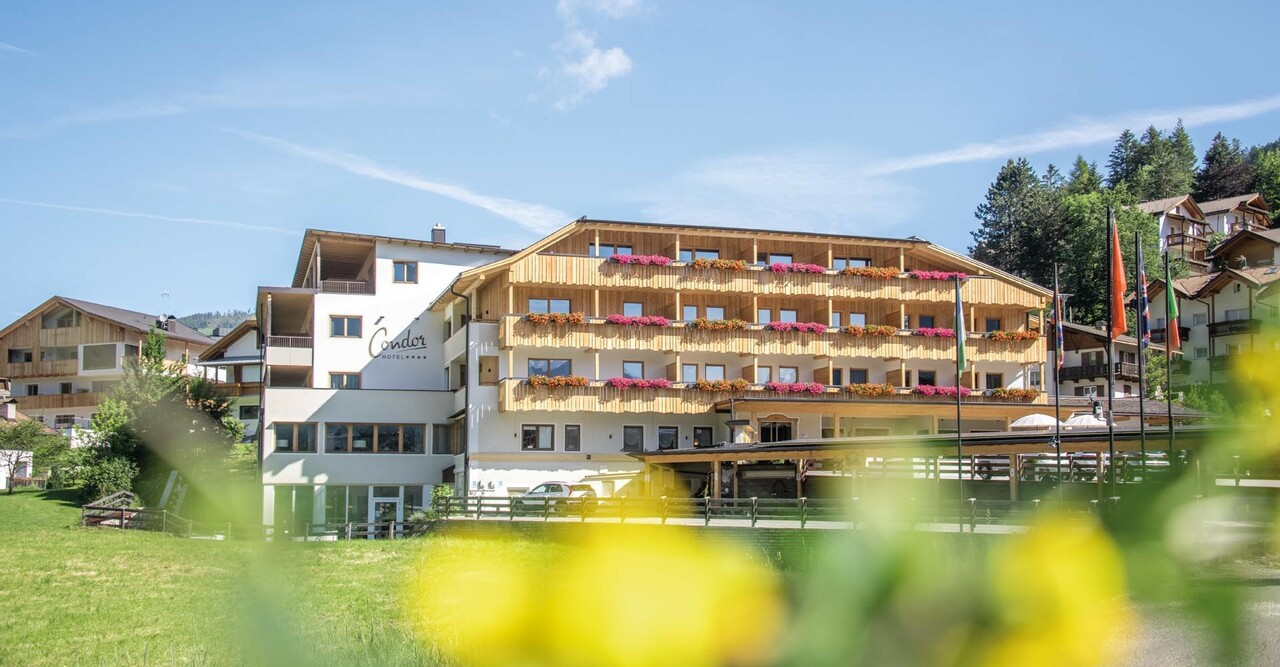 Hotel Condor.jpg