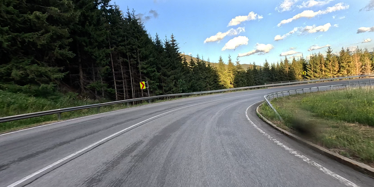 Impression von der breiten Auffhart der Nordrampe des Präbichl.