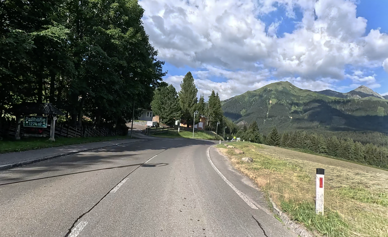 Wie lang sollte eine Motorradtour in den Alpen sein?