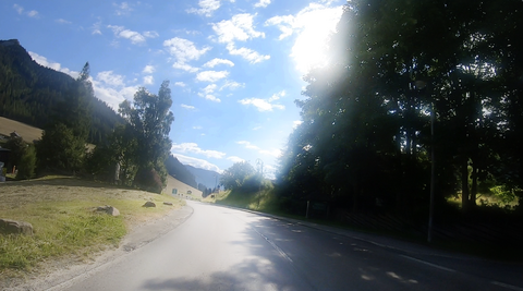 Die Passhöhe aus Richtung Süden.