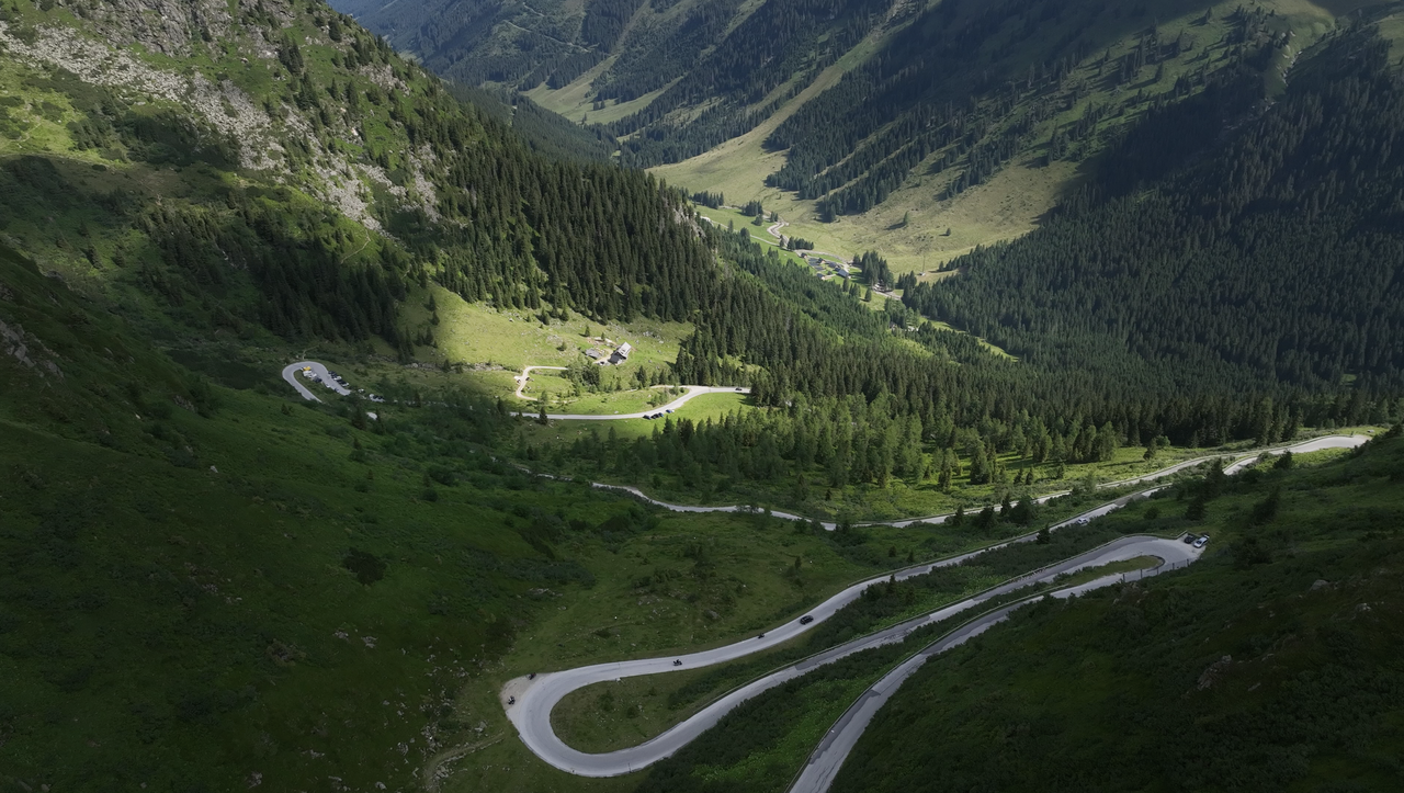 Der Sölkpass, 1788 Meter hoch – sehr abwechslungsreiche Strecke mit malerischen Aussichten.