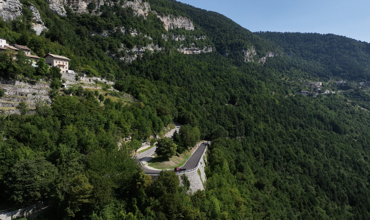 Wie lang sollte eine Motorradtour in den Alpen sein?