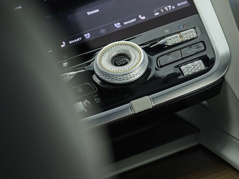 Curation Engine Auswahl Motor Modus Bentley Individualität.jpg