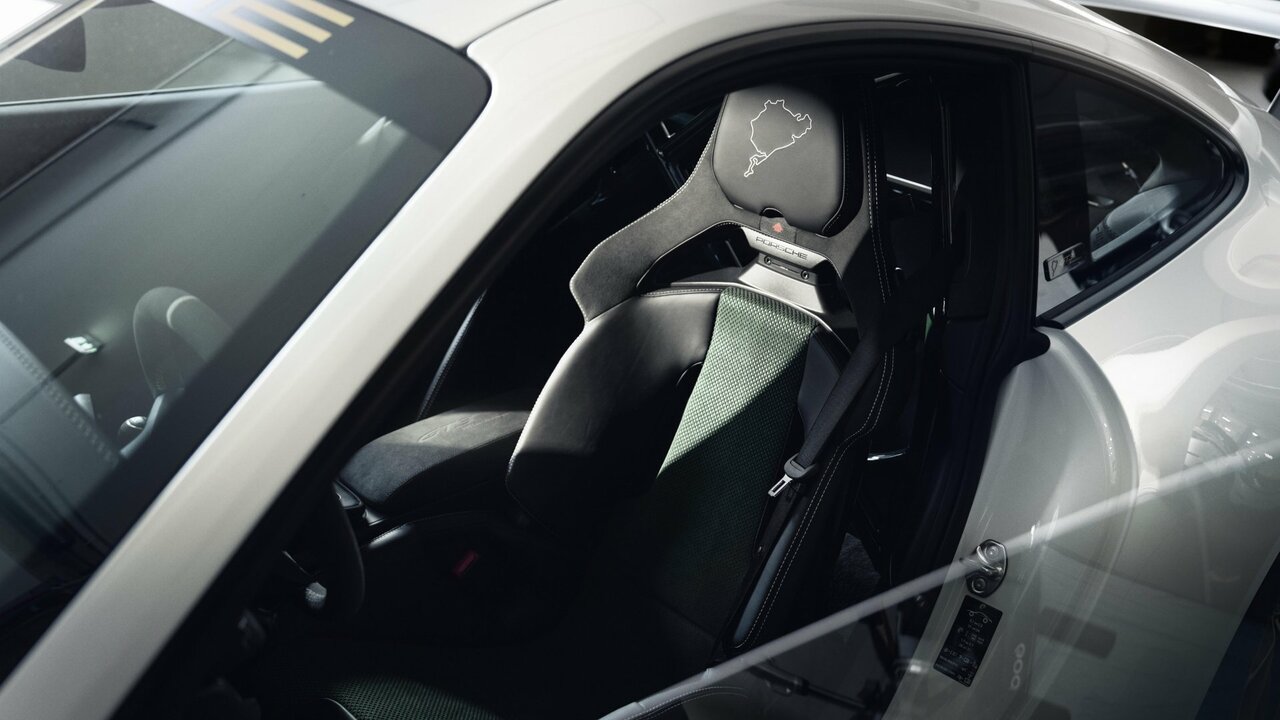 Porsche würdigt 100 Jahre Nürburgring mit 911 GT3 Edition.