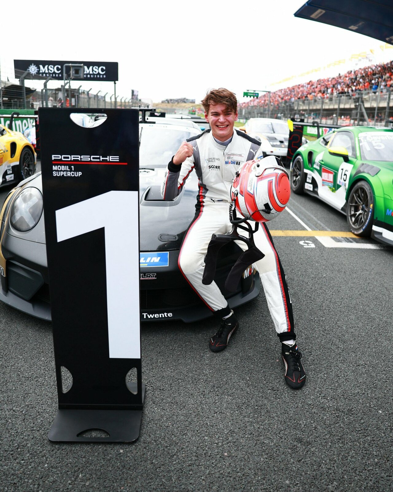Porsche-Junior Flynt Schuring ist der neue Supercup-Champion.