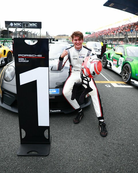 Porsche-Junior Flynt Schuring ist der neue Supercup-Champion.