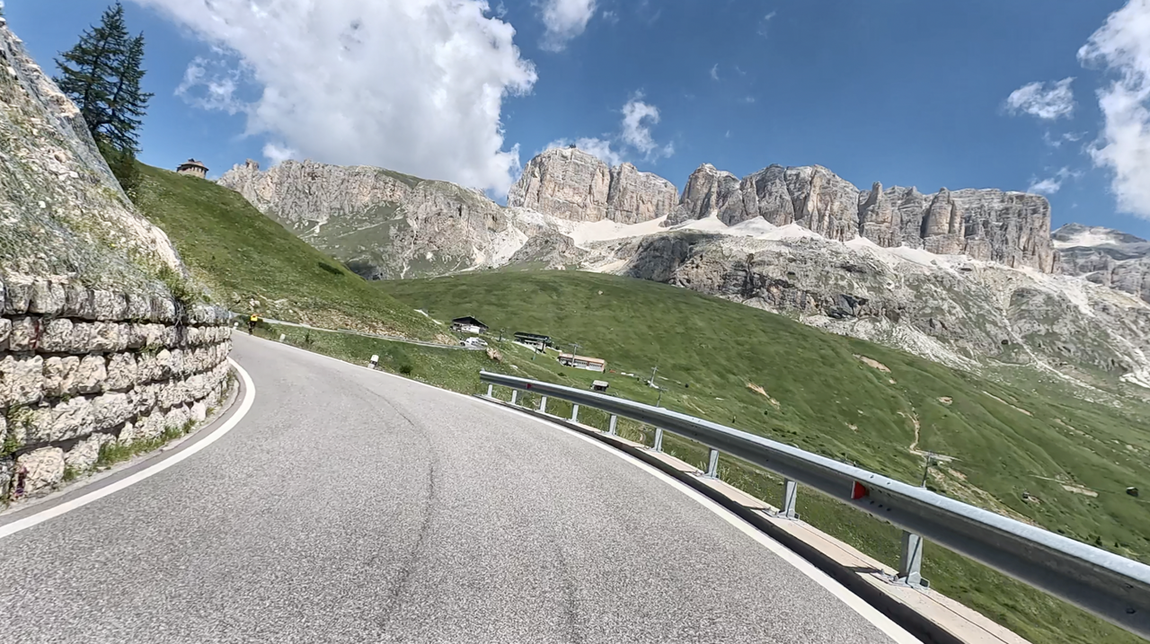 Sella-Runde in den Dolomiten – vier Klassiker oder doch fünf Alpenpässe?