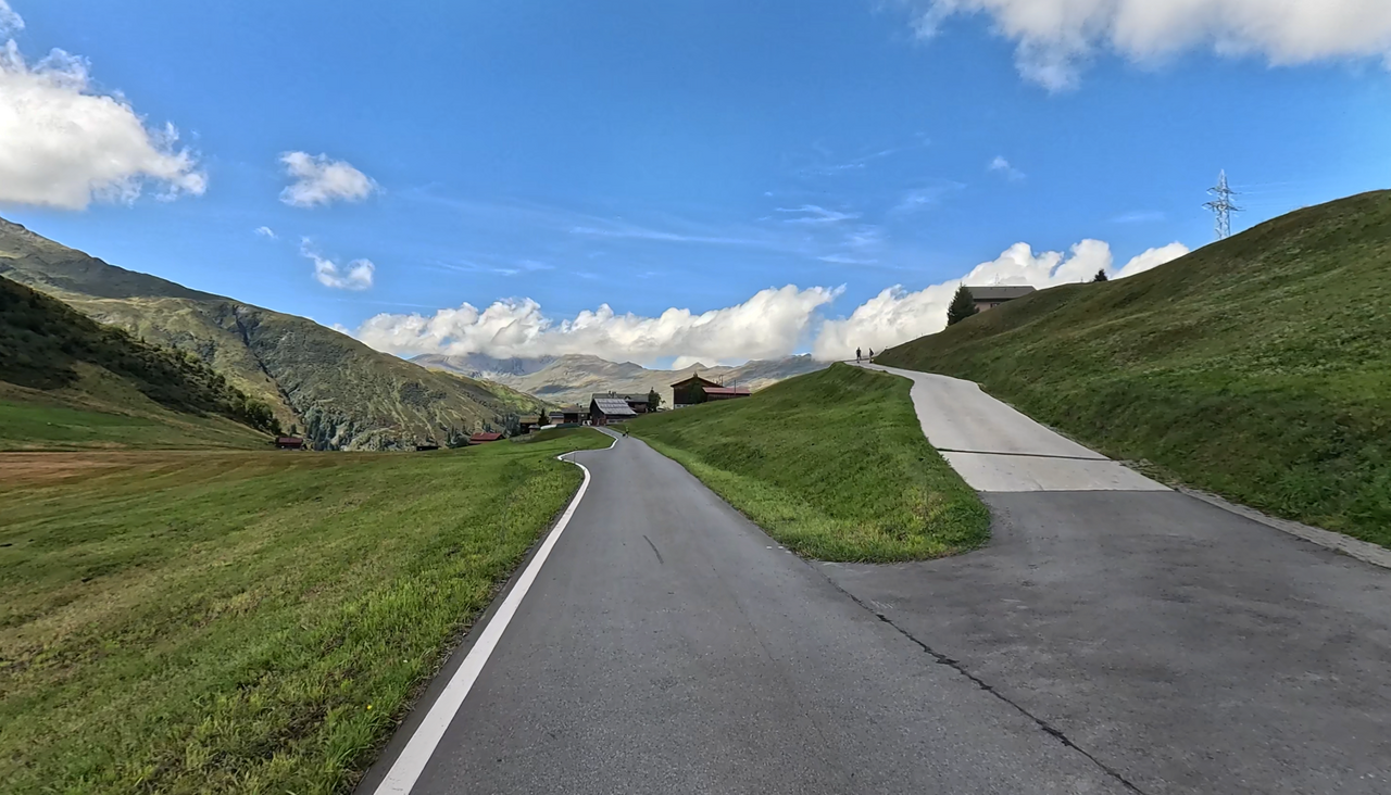 Der Glaspass | 1846 Meter – Kurven, Kurven, Ruhe und gute Küche.