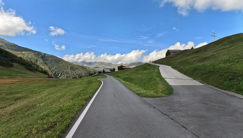 Der Glaspass | 1846 Meter – Kurven, Kurven, Ruhe und gute Küche.