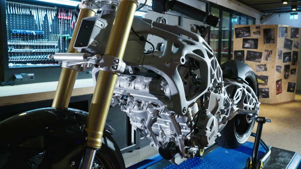 BMW Motorrad: 3D-Clip additive manufacturing...