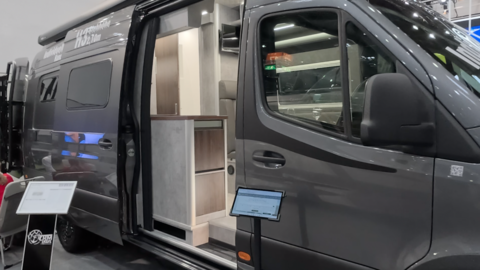 TRM Van 4x4 Offroad hohe Stehhöhe .png