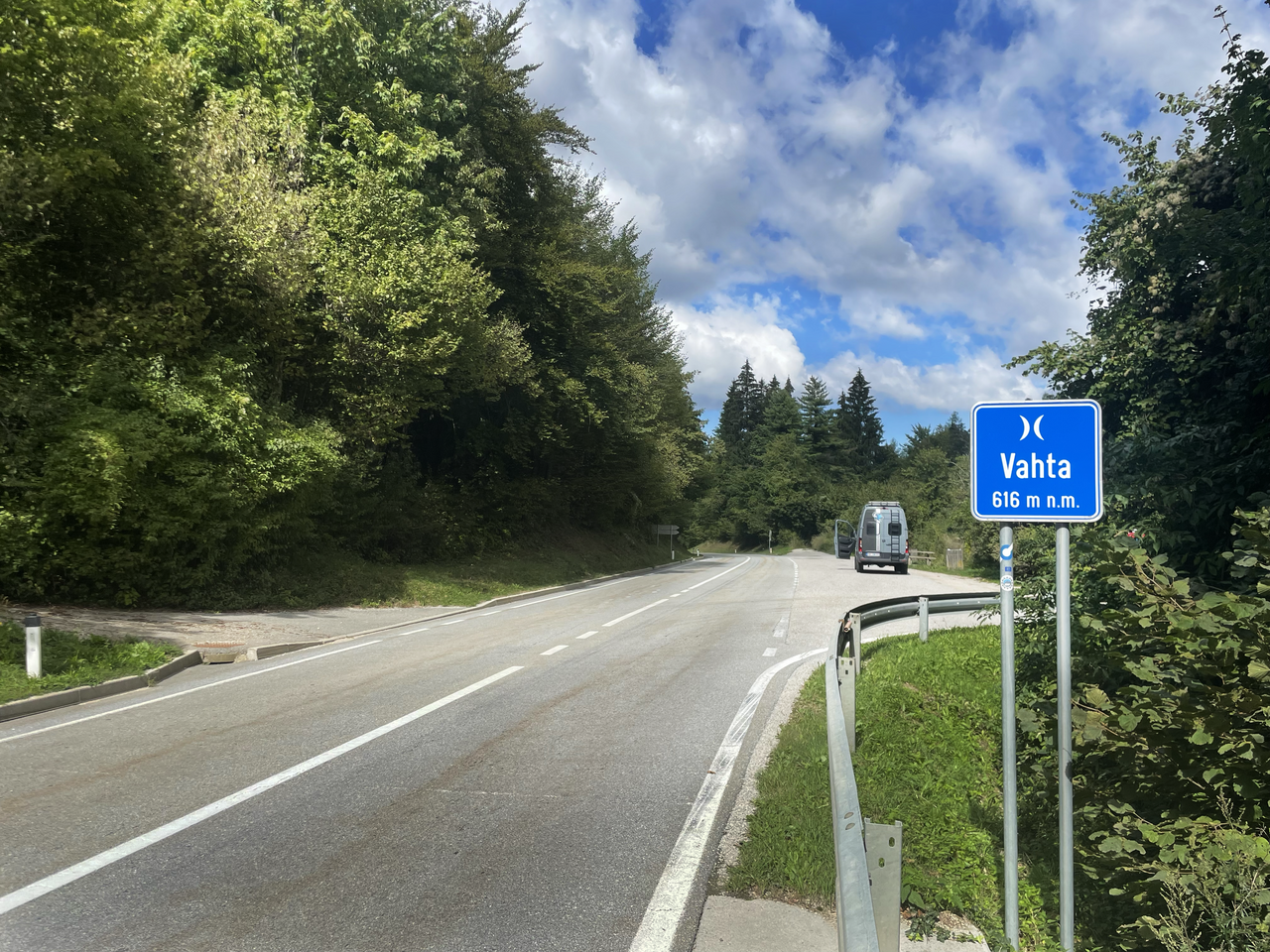 Wie lang sollte eine Motorradtour in den Alpen sein?