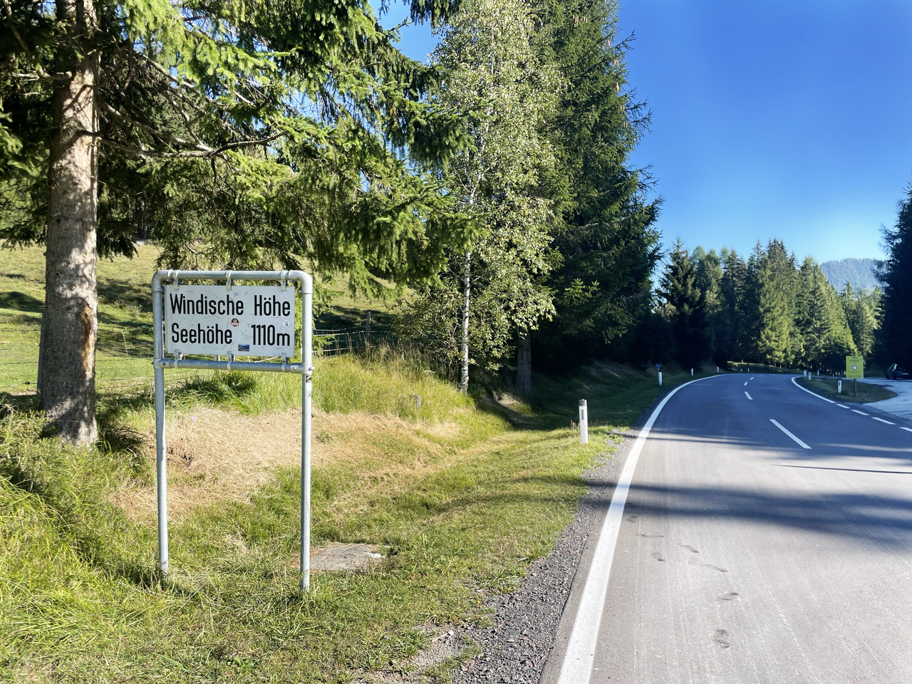 Was ist die schönste Motorradtour in den Alpen?
