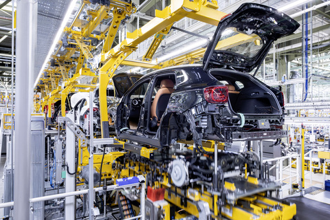 Digital, flexibel, vernetzt: erfolgreicher Produktionsstart des neuen Mercedes-Benz GLA im Werk Rastatt.