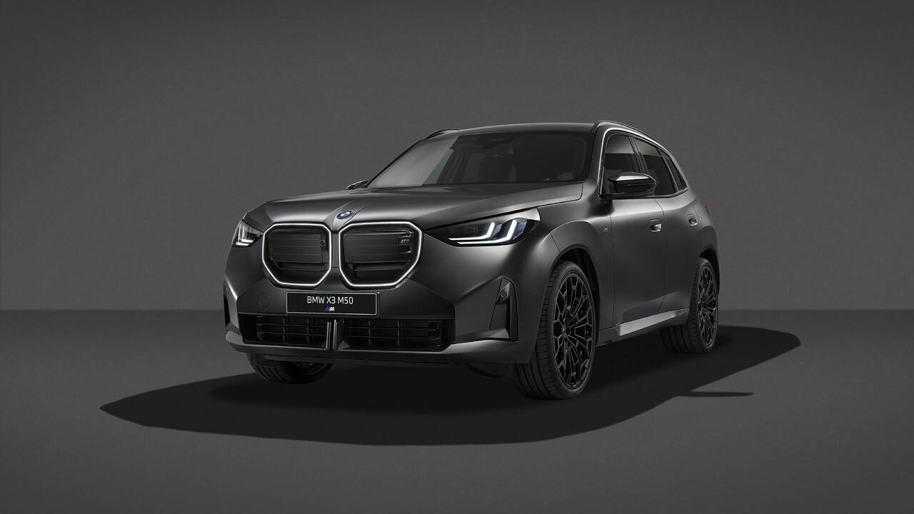 BMW X3 M50 xDrive: neues Black Package und gesteigerte Leistung.