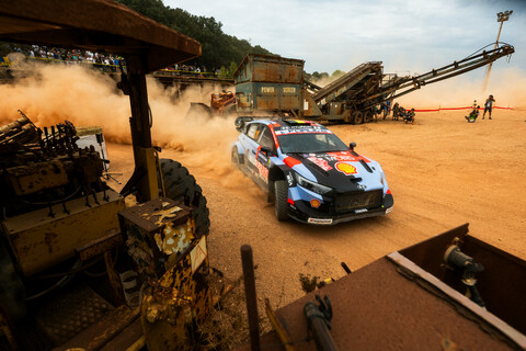 WRC 2026 Rallye Italien Sardinien Solberg Neuville Freitag.jpg