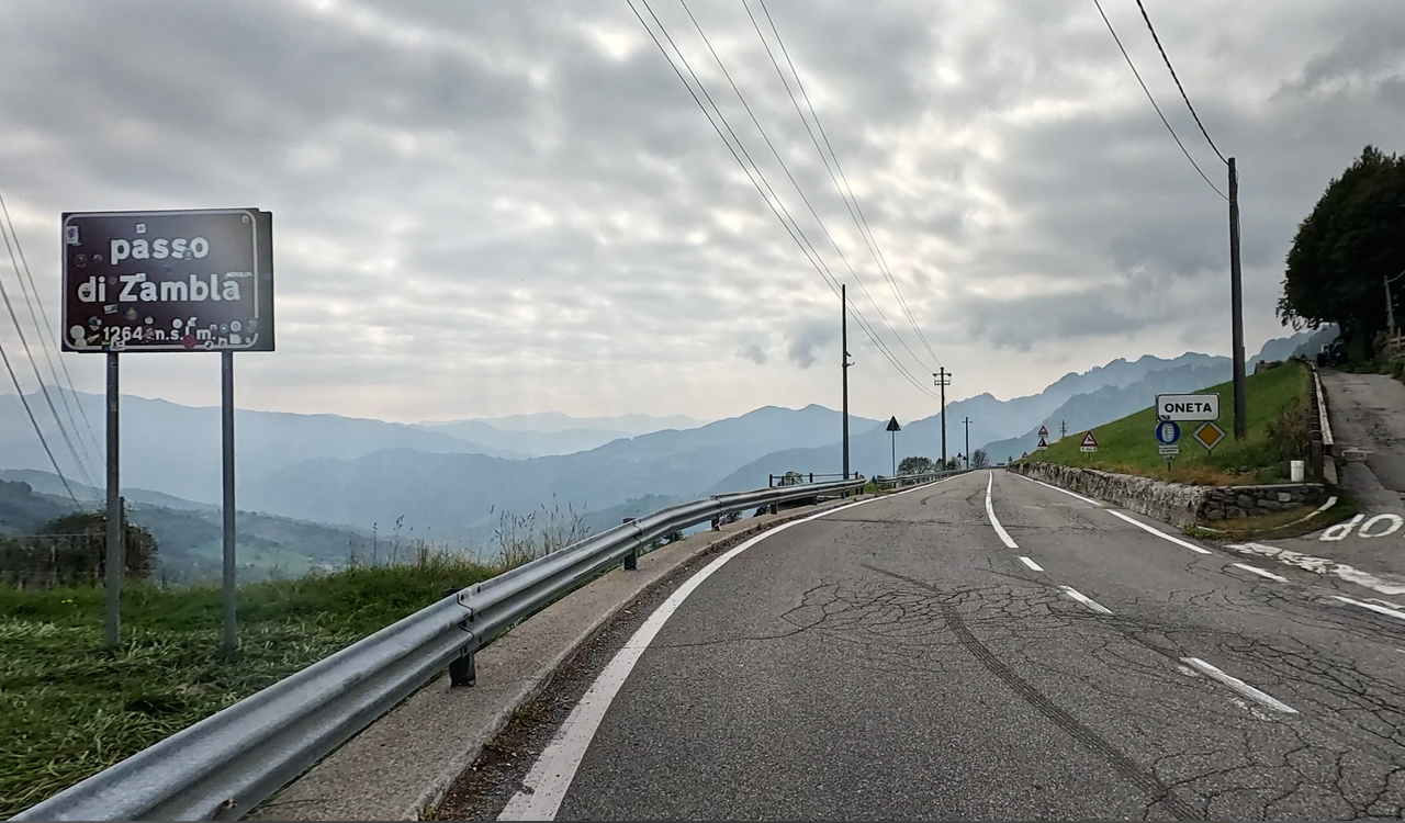 Was ist die schönste Motorradtour in den Alpen?