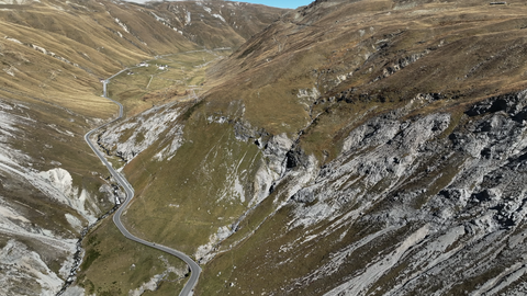 Der obere Abschnitt – unterhalb der Abzweigung zum Umbrail-Pass – ist etwas flacher und weitläufiger.