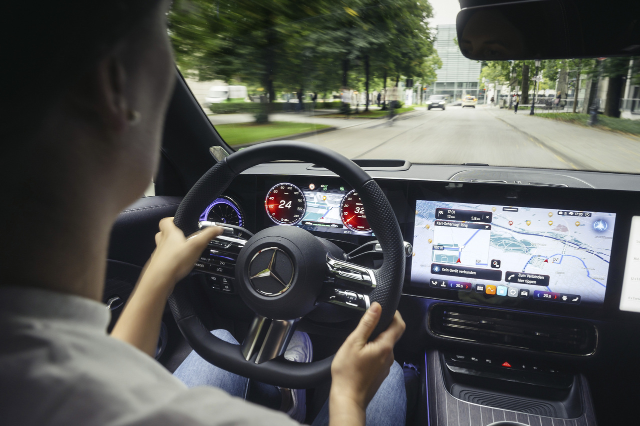 Sicher von A nach B: Mercedes-Benz bringt als erster Point-to-Point-Fahren nach Deutschland.
