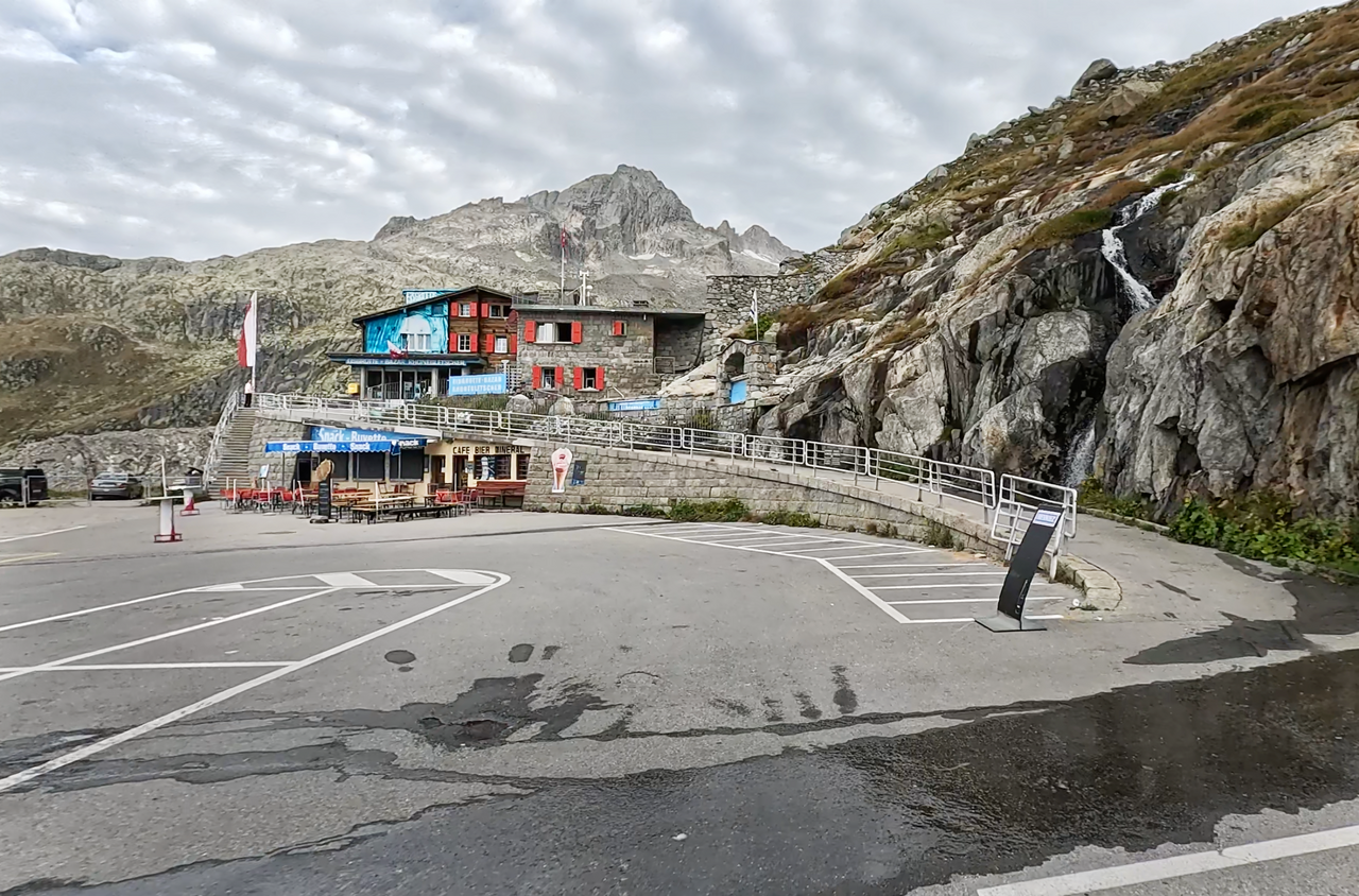 Parkplatz für Eingang zum Rhone-Gletscher.