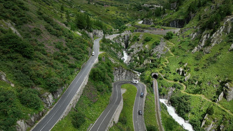 Südwestrampe zwischen Ulrichen und Gletsch. Diesen Abschnitt der Rampe teilen sich der Grimselpass und der Furkapass. Und dann ist da auch noch die Oberaar-Panoramastrecke, die am Grimselpass abzweigt.