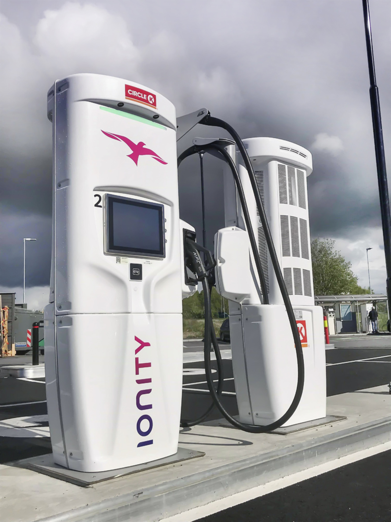 Joint-Venture mit Porsche: IONITY nimmt 100. Schnell-Ladepark in Betrieb