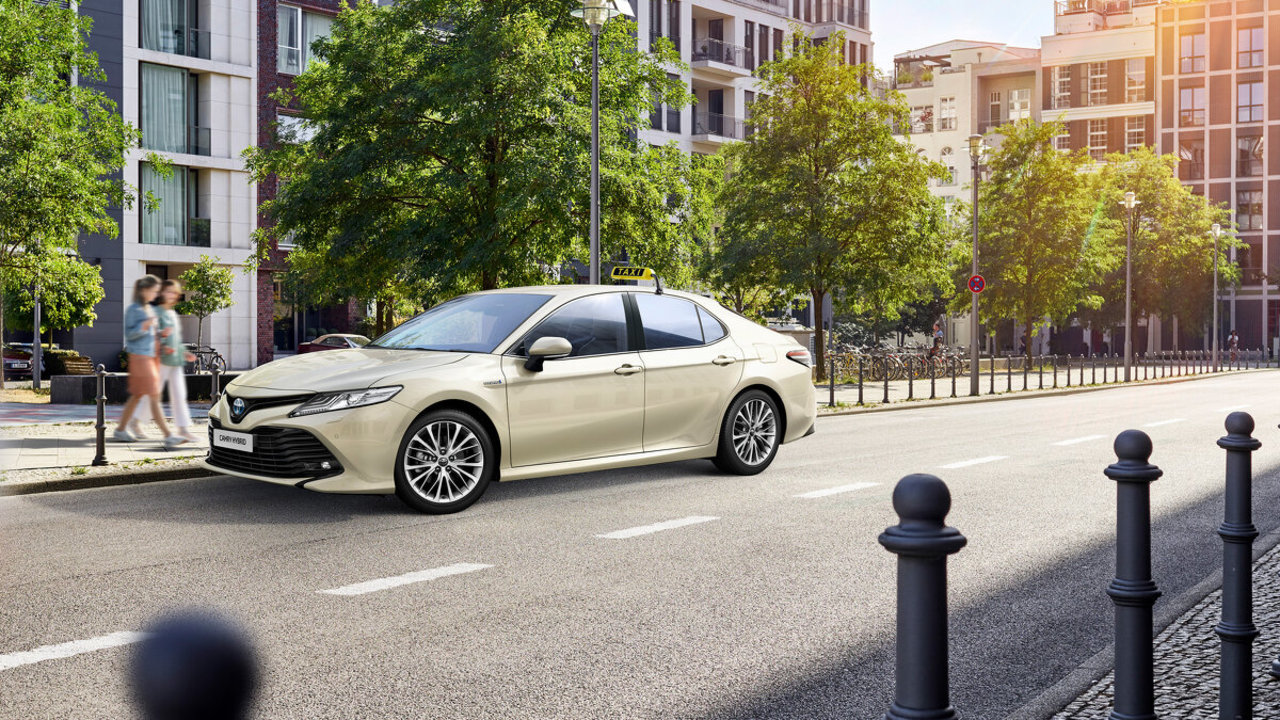 Toyota: Hybridmodelle überzeugen bei der Wahl zum Taxi des Jahres 2019