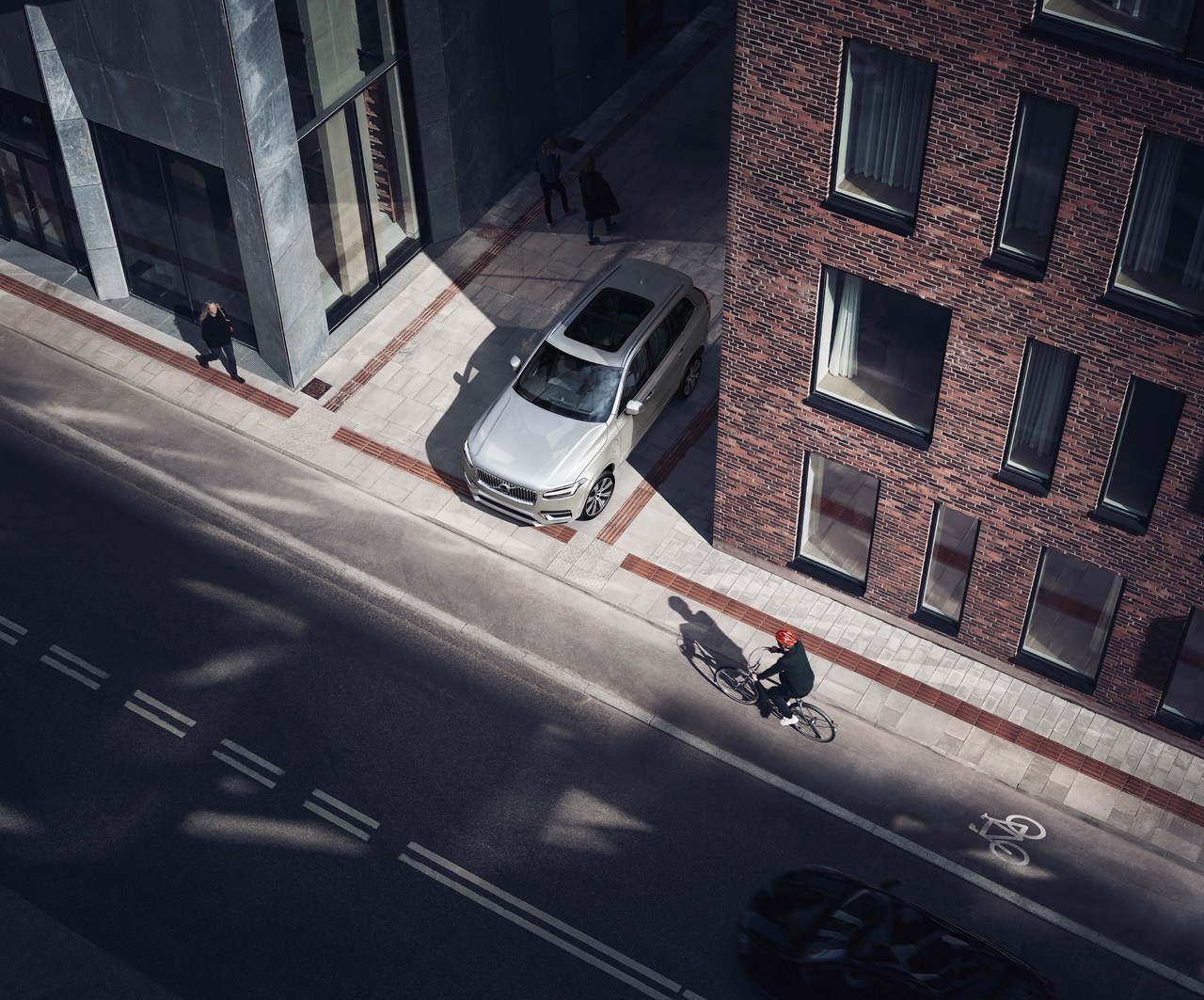 Volvo und POC entwickeln weltweit ersten Crashtest mit Autos und Fahrradhelmen