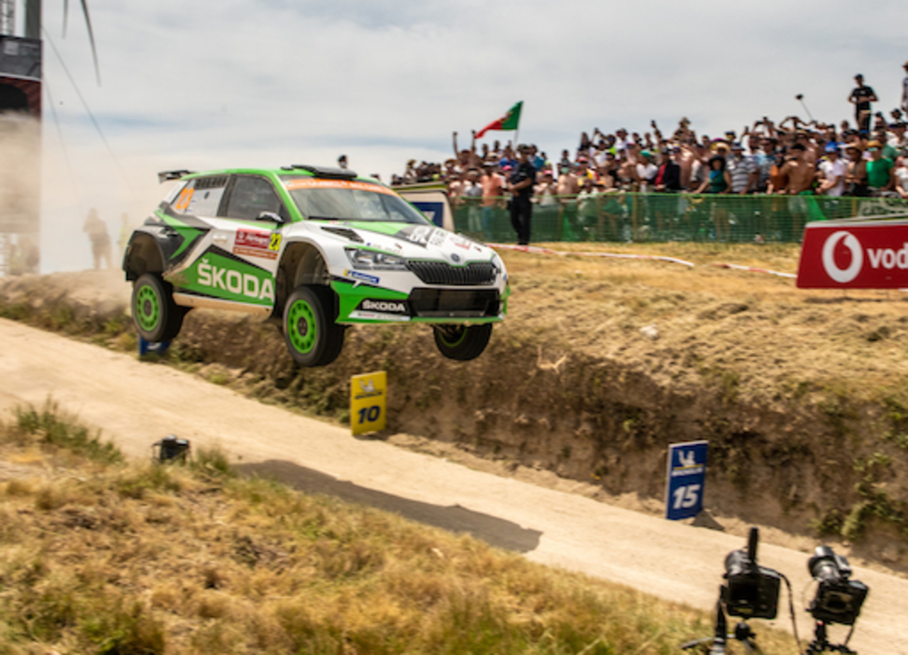 Rallye Portugal: ŠKODA Pilot Rovanperä gewinnt WRC 2 Pro und übernimmt Tabellenführung