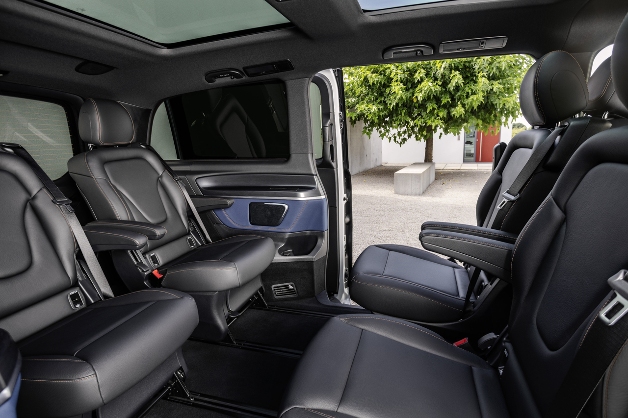 Weltpremiere für die erste Premium-Großraumlimousine mit elektrischem Antrieb