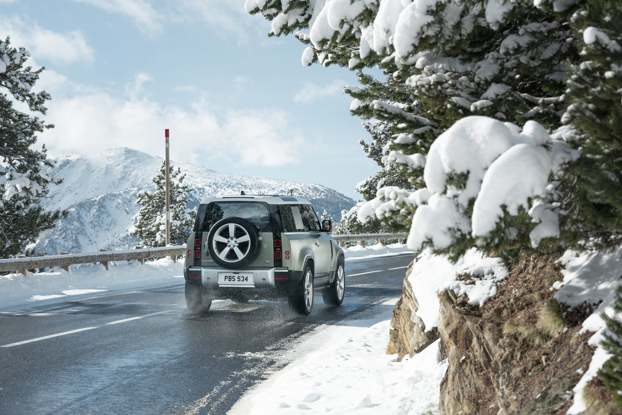 Der neue Land Rover Defender: Unvergleichlich und unaufhaltsam: Eine Ikone – neu erdacht für das 21. Jahrhundert.