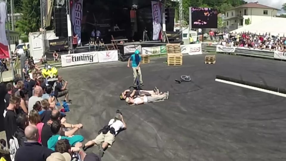 Stunt mit dem Einrad