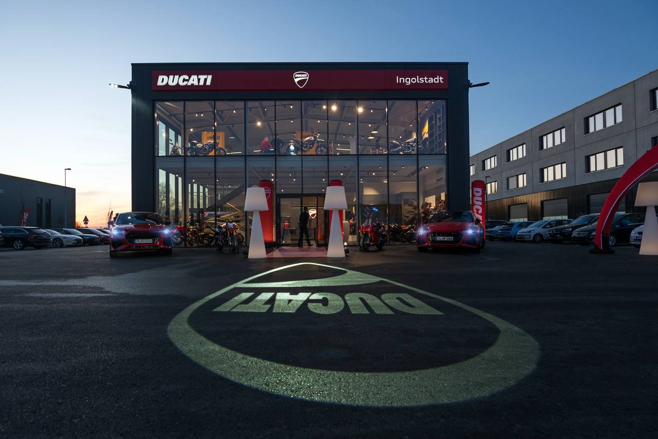 Ducati News: Neuer Ducati Standort in Ingolstadt mit großer Feier und MotoGP-Star Andrea Dovizioso eröffnet