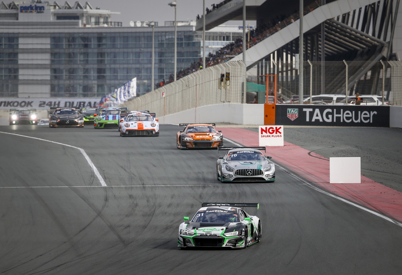 Audi Sport News: R8 MS – Zwei Podiumsplätze für Audi Sport in Dubai.
