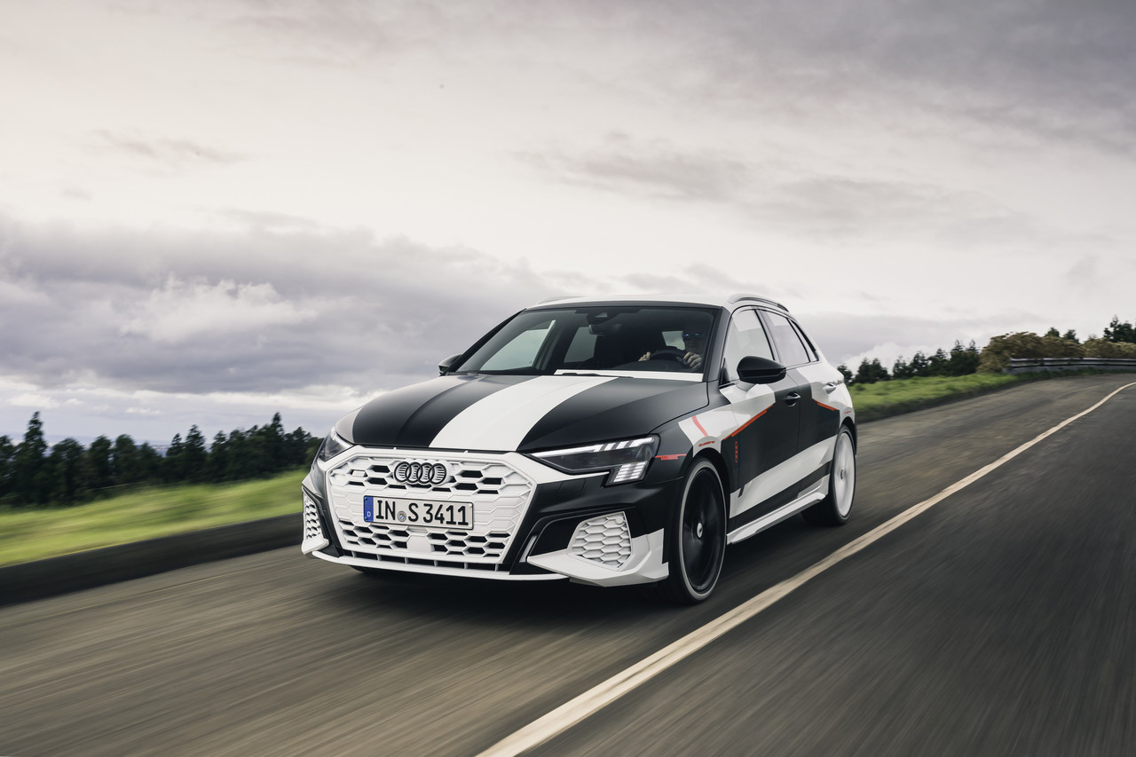 Audi News: Tanz auf dem Vulkan: Neuer Audi A3 fahrdynamischer denn je.